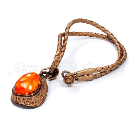 Колье из Янтаря и кожи на кожанном шнурке купить