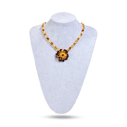 Бусы с кулоном &quot;Хризантема&quot; из Янтаря купить