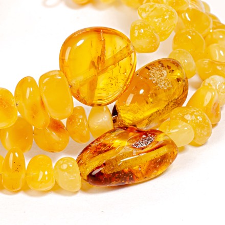 Браслет &quot;Галька/Слива&quot; из Янтаря на струне купить